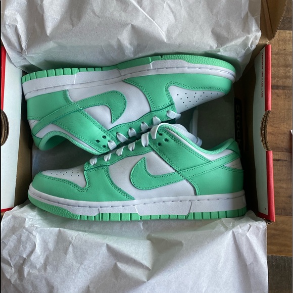 Nike Dunk Low Green Glow Womens - Picture 1 of 4